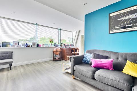 2 bedroom apartment for sale - Hampton Road, Teddington, TW11