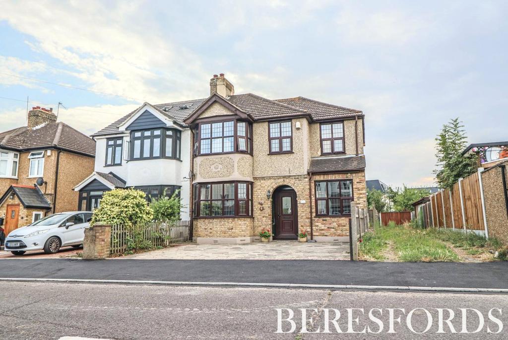 Ashvale Drive, Upminster, RM14 4 bed semidetached house for sale £