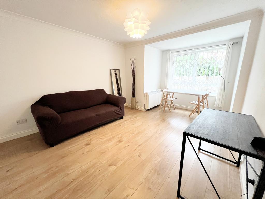 Apartment in London - View 2