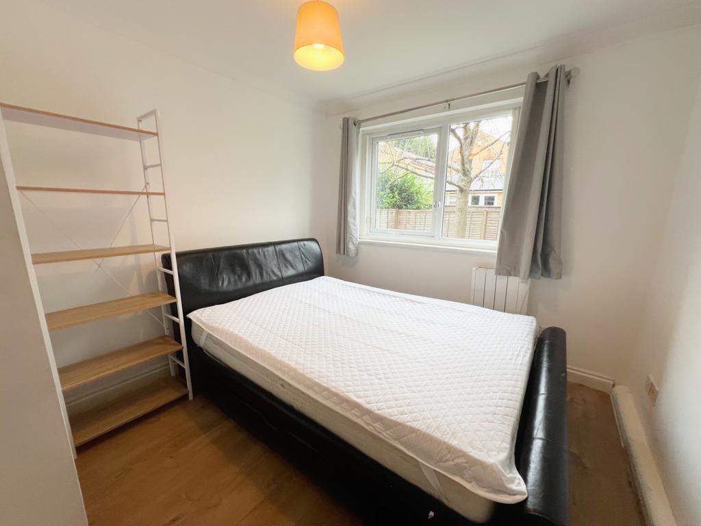 Apartment in London - View 5