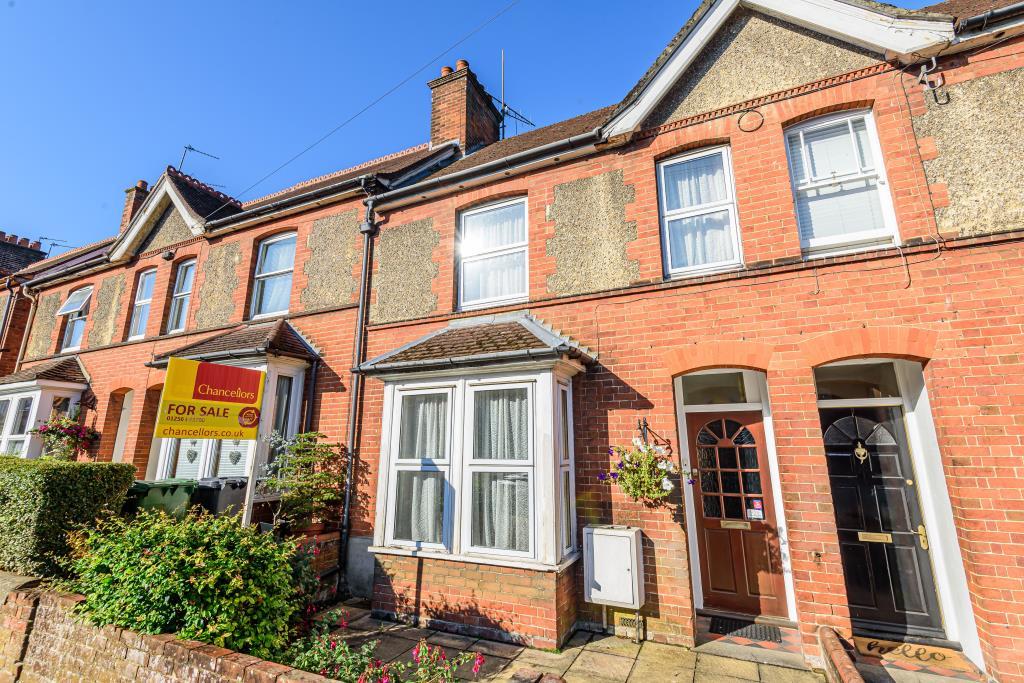 Basingstoke, Hampshire, RG21 2 bed terraced house for sale £300,000