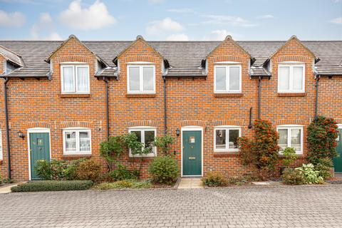 3 bedroom terraced house to rent, Ashtead Village