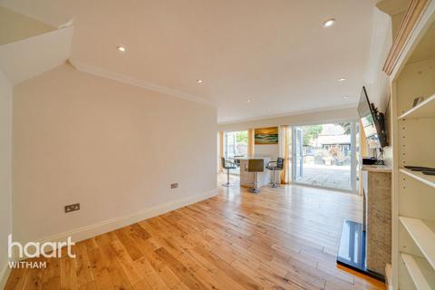 4 Coriander Road, Tiptree, Colchester, CO5 0AS