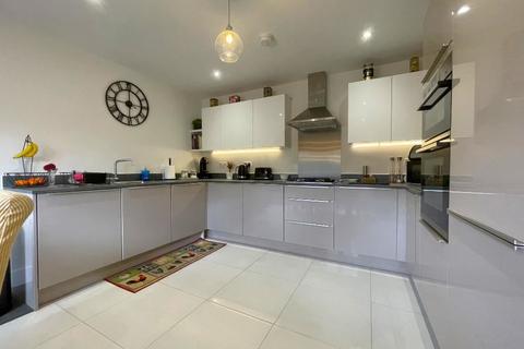 6 Walker Close, Arlesey, SG15 6AL