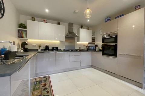 6 Walker Close, Arlesey, SG15 6AL