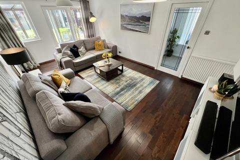 74 Beech Avenue, Beith, KA15 2EQ
