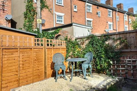 2 bedroom terraced house to rent, Union Place, Tewkesbury