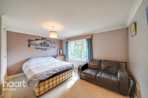 Flat 6, Nicholas Court Collingwood Road, Witham, CM8 2EF