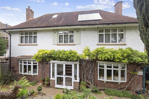 18 Mountside, Guildford, GU2 4JE