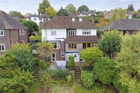 18 Mountside, Guildford, GU2 4JE