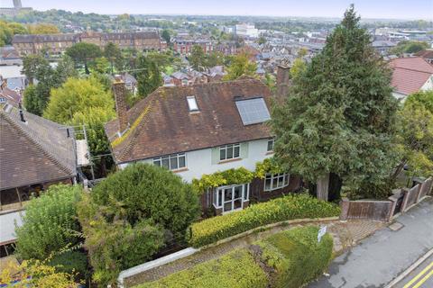 18 Mountside, Guildford, GU2 4JE