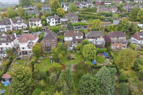 18 Mountside, Guildford, GU2 4JE