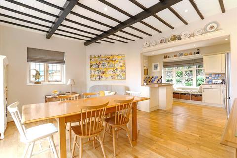 18 Mountside, Guildford, GU2 4JE