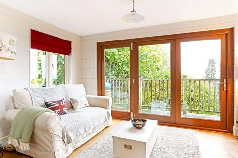 18 Mountside, Guildford, GU2 4JE