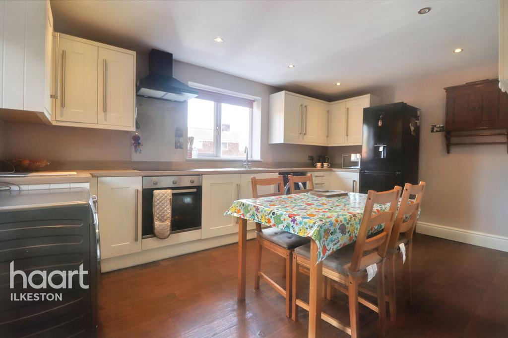 Wirksworth Road, Ilkeston 2 bed end of terrace house £200,000