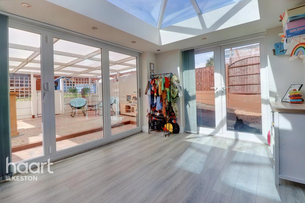 Wirksworth Road, Ilkeston 2 bed end of terrace house £200,000