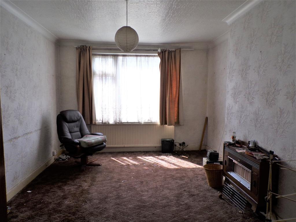 Lynton Avenue, Hull, HU5 3TH 3 bed terraced house £70,000