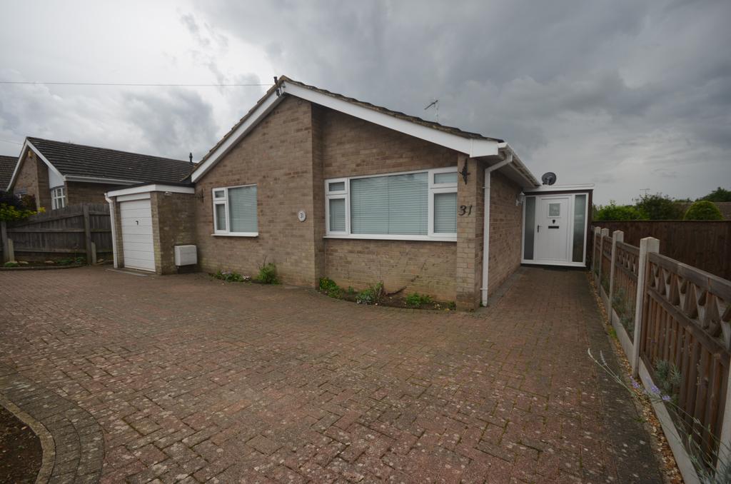 Cardigan Road, Stanion, NN14 2 bed bungalow £950 pcm (£219 pw)