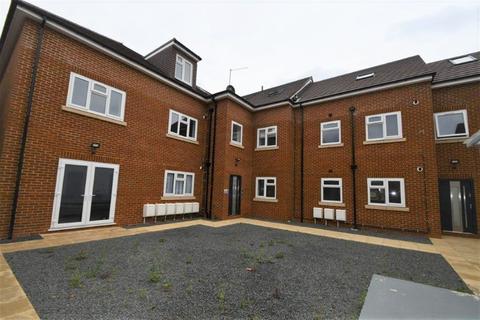 1 bedroom apartment for sale - 1 bedroom Top Floor Apartment in Windsor