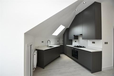 1 bedroom apartment for sale - 1 bedroom Top Floor Apartment in Windsor