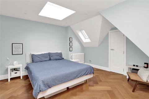Flat 3, 18 Hillcrest Road, London, W3 9RZ