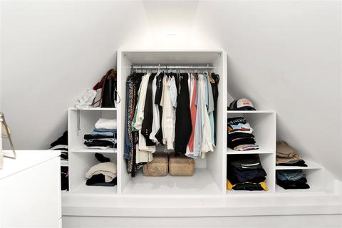 Flat 3, 18 Hillcrest Road, London, W3 9RZ
