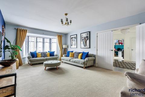 14 Amethyst Road, Swindon, SN25 2SF