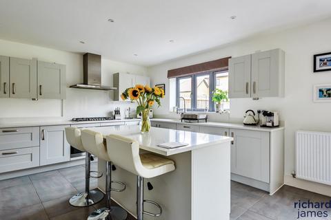 14 Amethyst Road, Swindon, SN25 2SF
