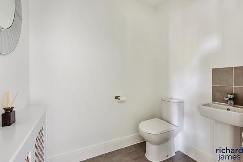 14 Amethyst Road, Swindon, SN25 2SF