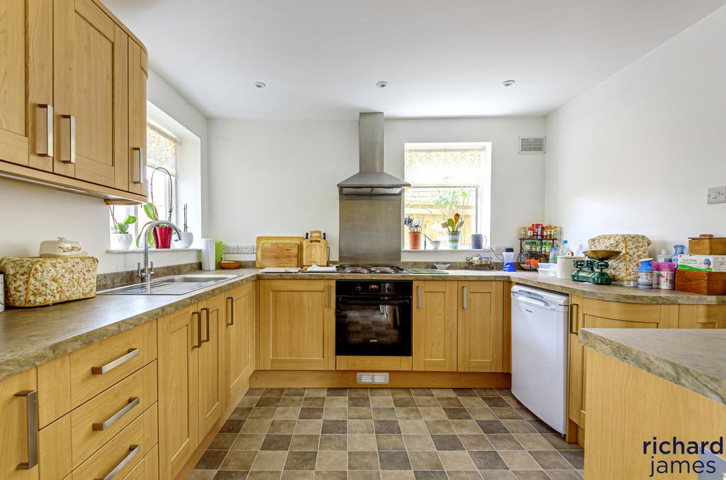 Noredown Way, Royal Wootton Bassett, SN4 4 bed detached house £450,000