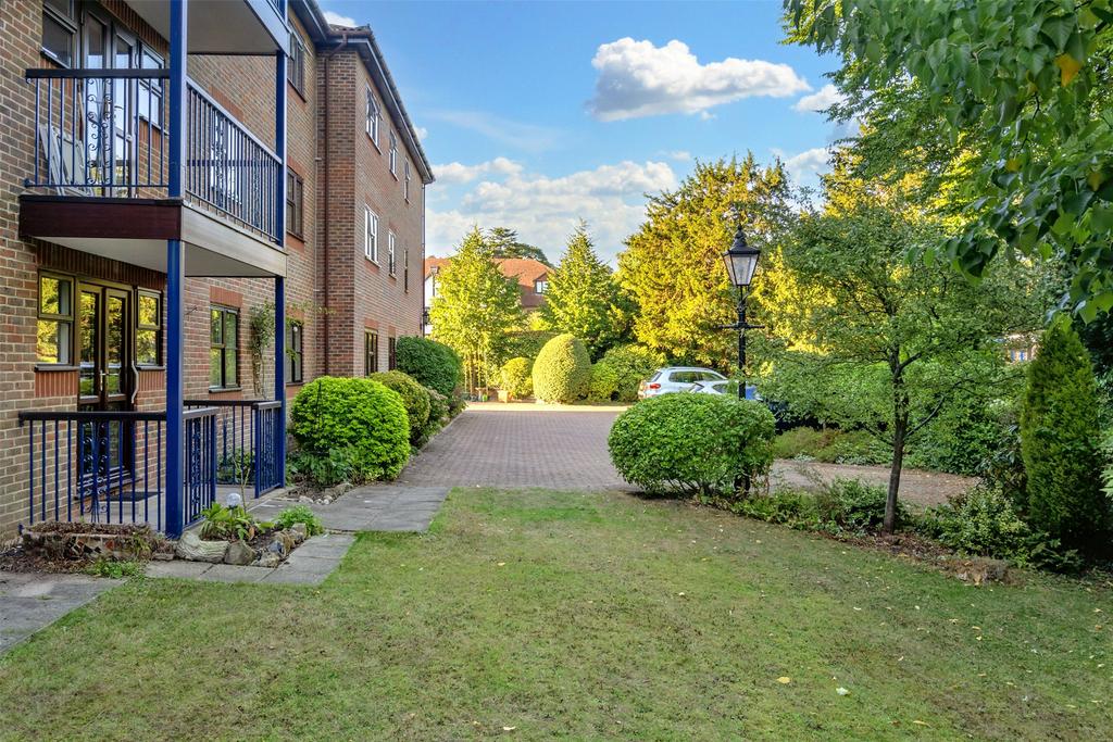 Wraymead Place, Wray Park Road, Reigate, Surrey, RH2 1 bed retirement property for sale £220,000