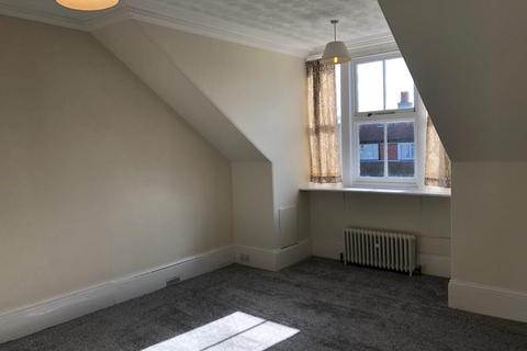 2 bedroom flat to rent, Carden Terrace, Top Floor, Aberdee,  AB10