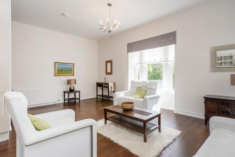 2 bedroom flat to rent, Woodlands Avenue, Cults, AB15