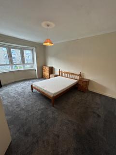 3 bedroom flat to rent, Dorchester Avenue, Kelvindale, Glasgow, G12