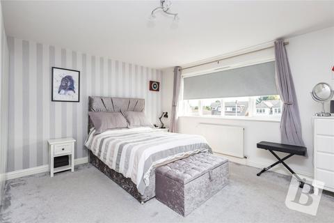 4 bedroom semi-detached house for sale - Swan Lane, Wickford, Essex, SS11