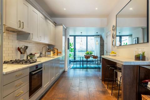 2 bedroom flat for sale, Portobello Road, London
