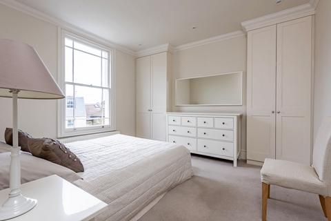 2 bedroom apartment to rent, Salcott Road, SW11