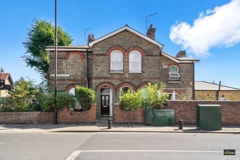 6 Plashet Road, London, E13 0PU