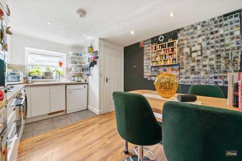 6 Plashet Road, London, E13 0PU