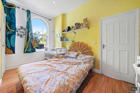 6 Plashet Road, London, E13 0PU