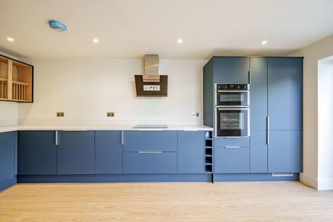 2 bedroom detached house for sale, High Street, Billingshurst