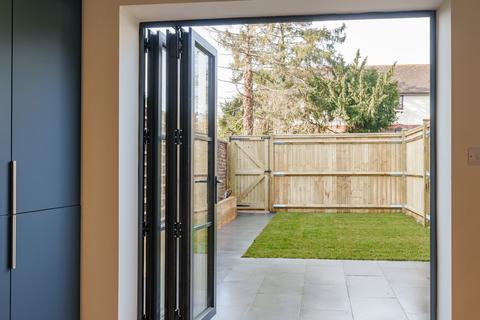 2 bedroom detached house for sale, High Street, Billingshurst