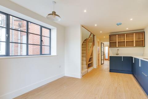 2 bedroom detached house for sale, High Street, Billingshurst