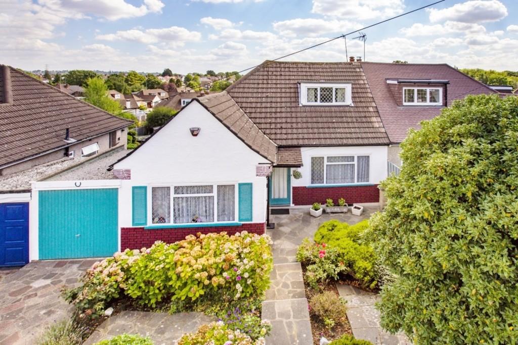 Highfield Avenue, Pinner 2 bed semidetached bungalow £599,950