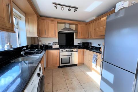 3 bedroom semi-detached house to rent - Chestnut Drive, Coxheath, Maidstone