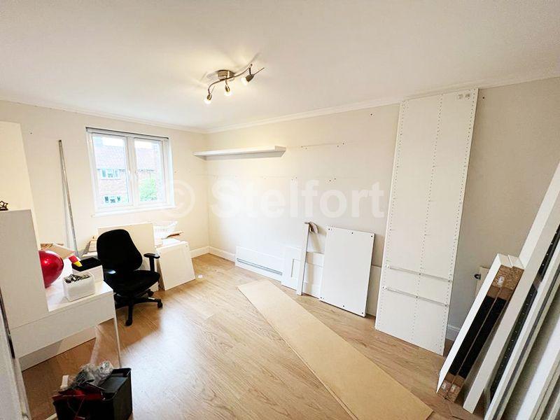 Malyon Court, Barking Road, London E6 3 bed flat £2,145 pcm (£495 pw)