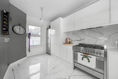 Flat A, Tennyson House Vancouver Road, London, SE23 2AJ