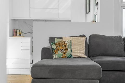 Flat A, Tennyson House Vancouver Road, London, SE23 2AJ