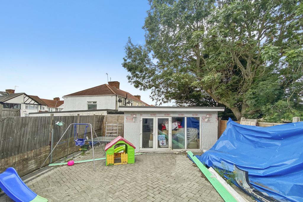 Woodstock Road, Wembley, Middlesex HA0 3 bed semidetached house for