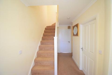 3 bedroom terraced house to rent, Priory Mews, Bedford MK41